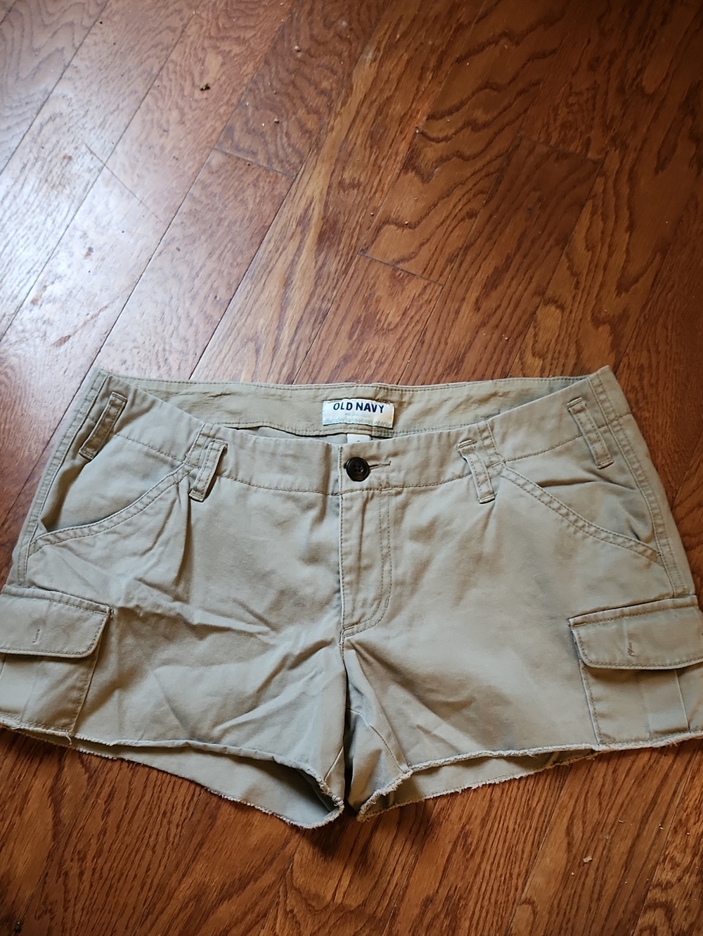 Old Navy Women's Tan Cargo Shorts
